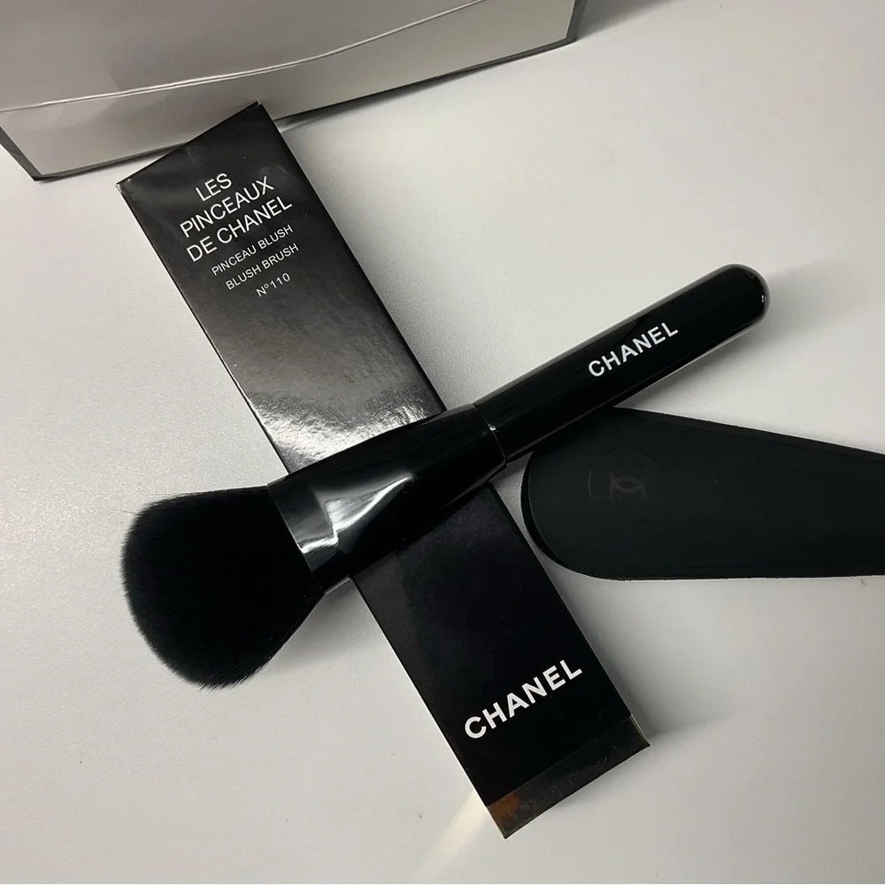 COPY - Chanel Black Makeup Brush